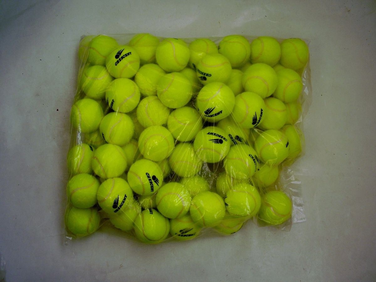 CRESCENT TOUCH Pressureless Tennis Balls (6 doz bulk pack)